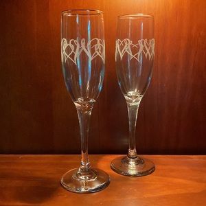Vintage Etched Interlocking Hearts Champagne Toasting Flutes Set of 2